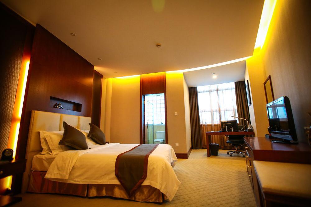 Noble Center Hotel Shanghai Bagian luar foto