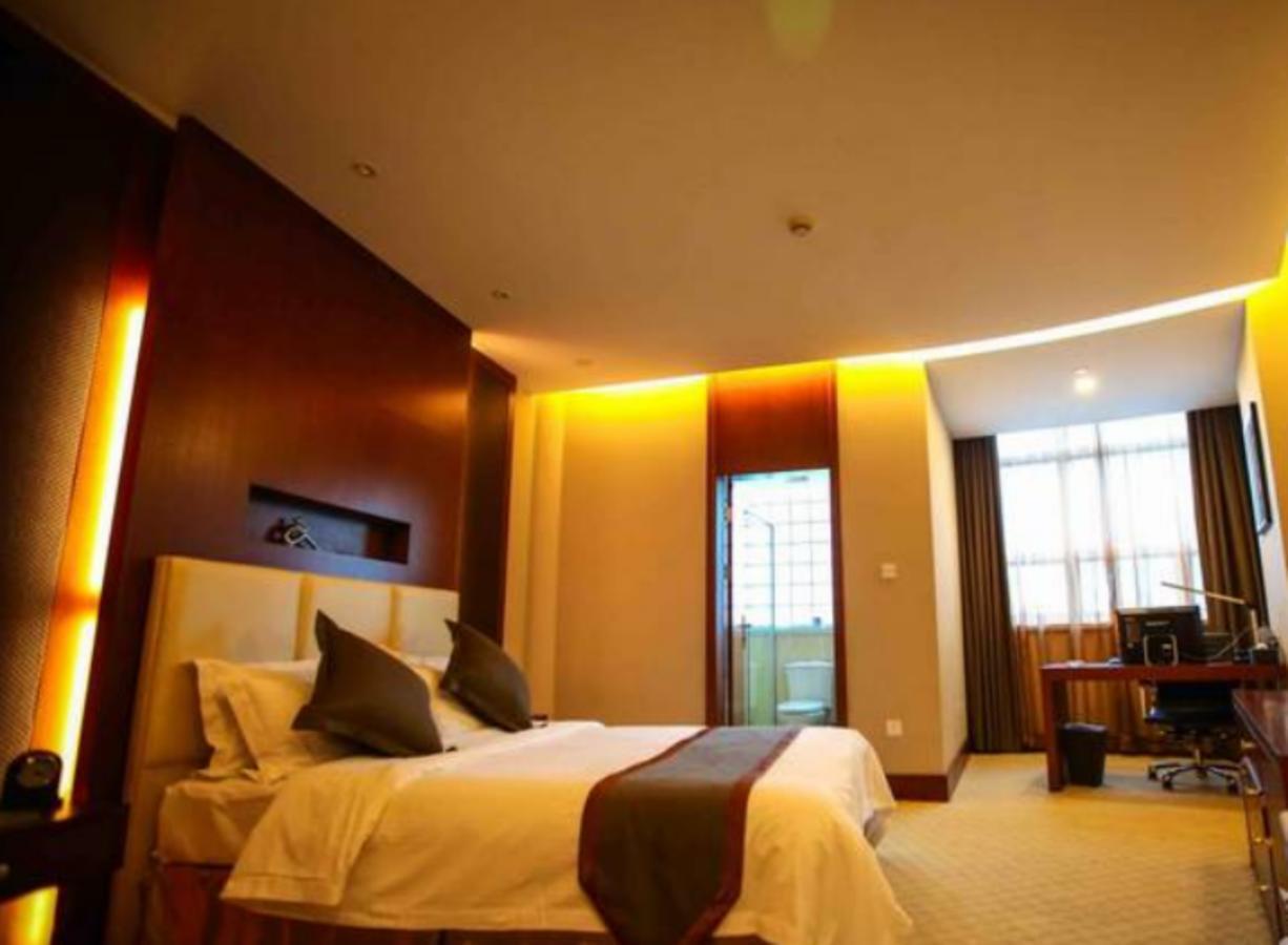 Noble Center Hotel Shanghai Bagian luar foto