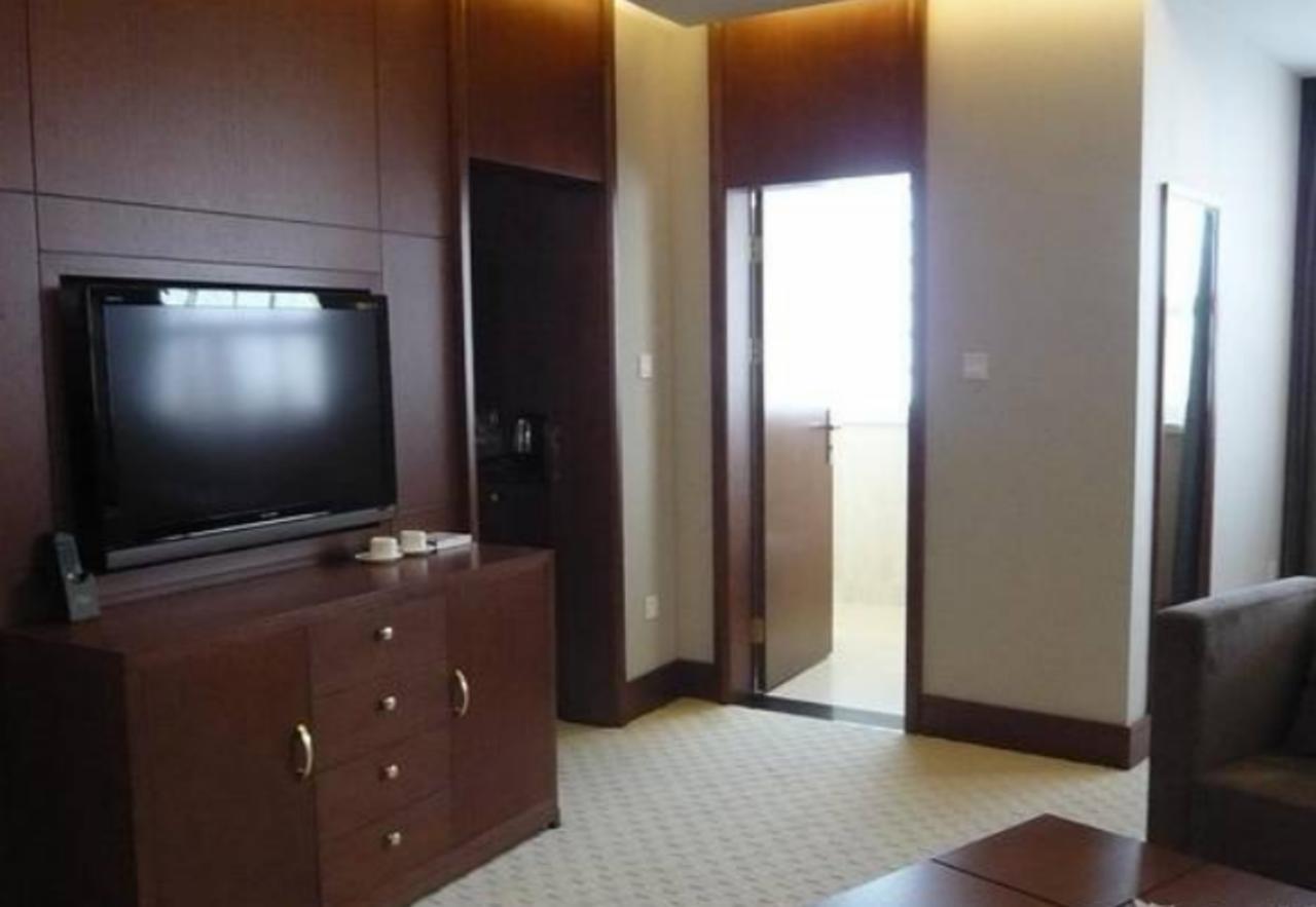 Noble Center Hotel Shanghai Bagian luar foto
